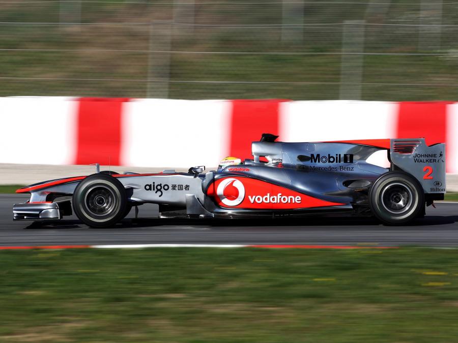  McLaren Mercedes-Benz MP4-25 2010 года  (фото 13 из 16)